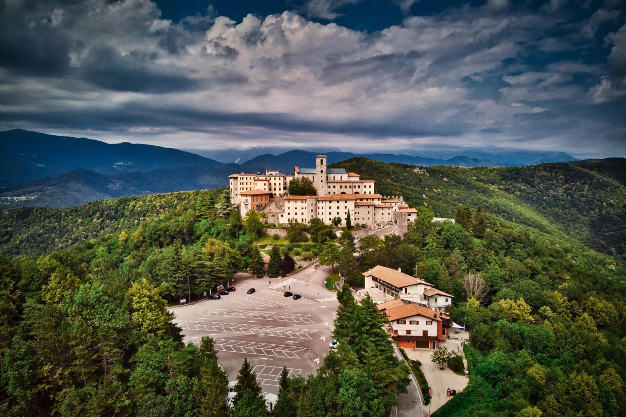 Hotel Casa Del Pellegrino - Castelmonte Esterno foto